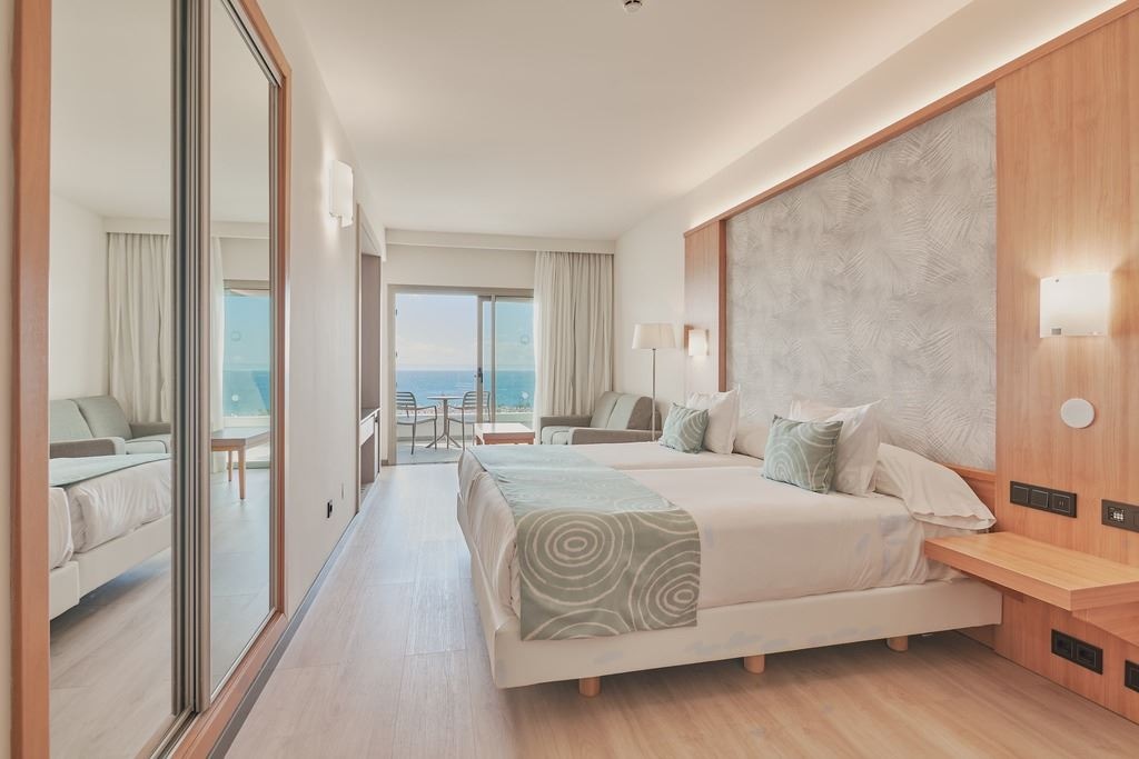 rooms-double-room-sea-view-with-balcony-or-terrace