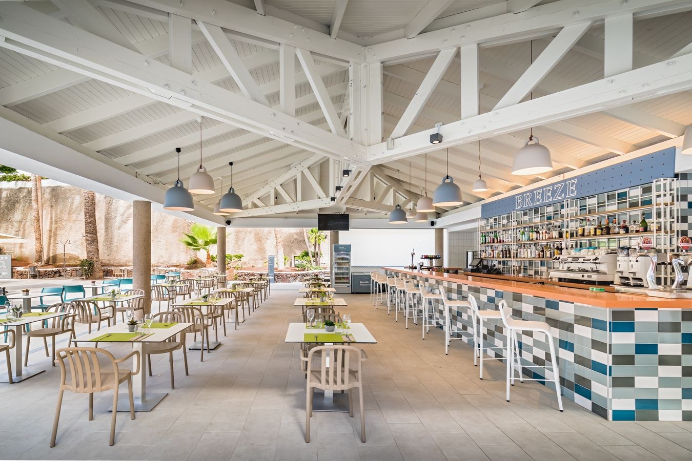 bars-pool-snack-bar-breeze