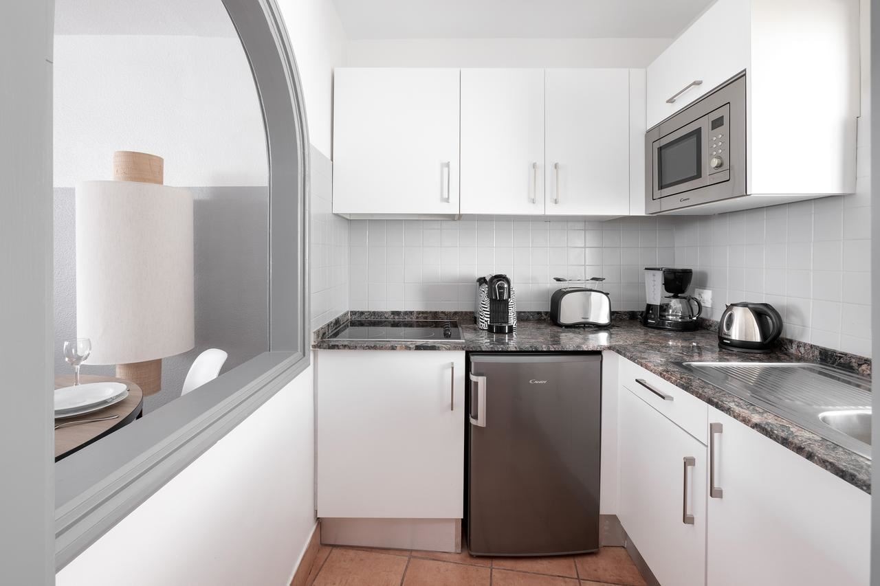 rooms-apartment-one-bedroom-with-terrace