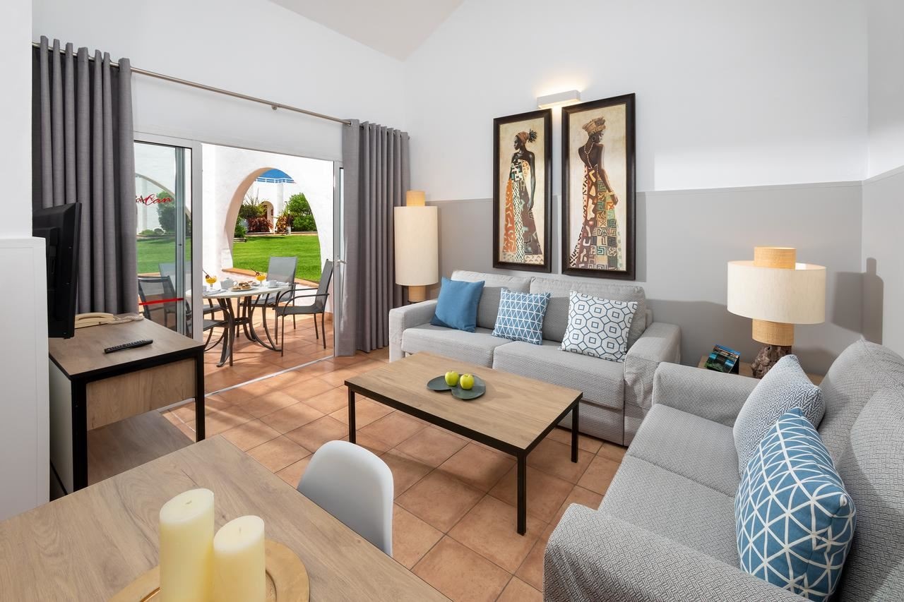 rooms-bungalow-two-bedrooms-with-terrace