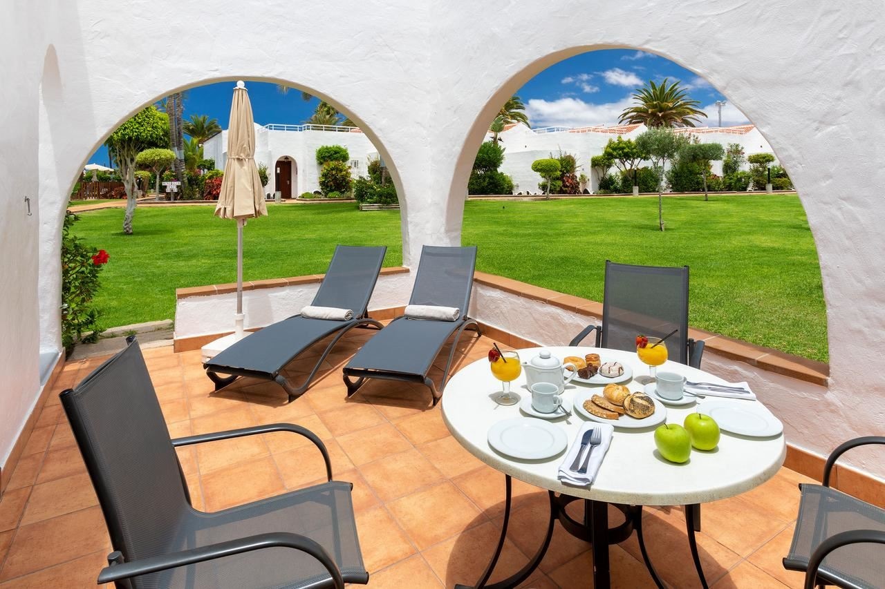 rooms-bungalow-two-bedrooms-with-terrace