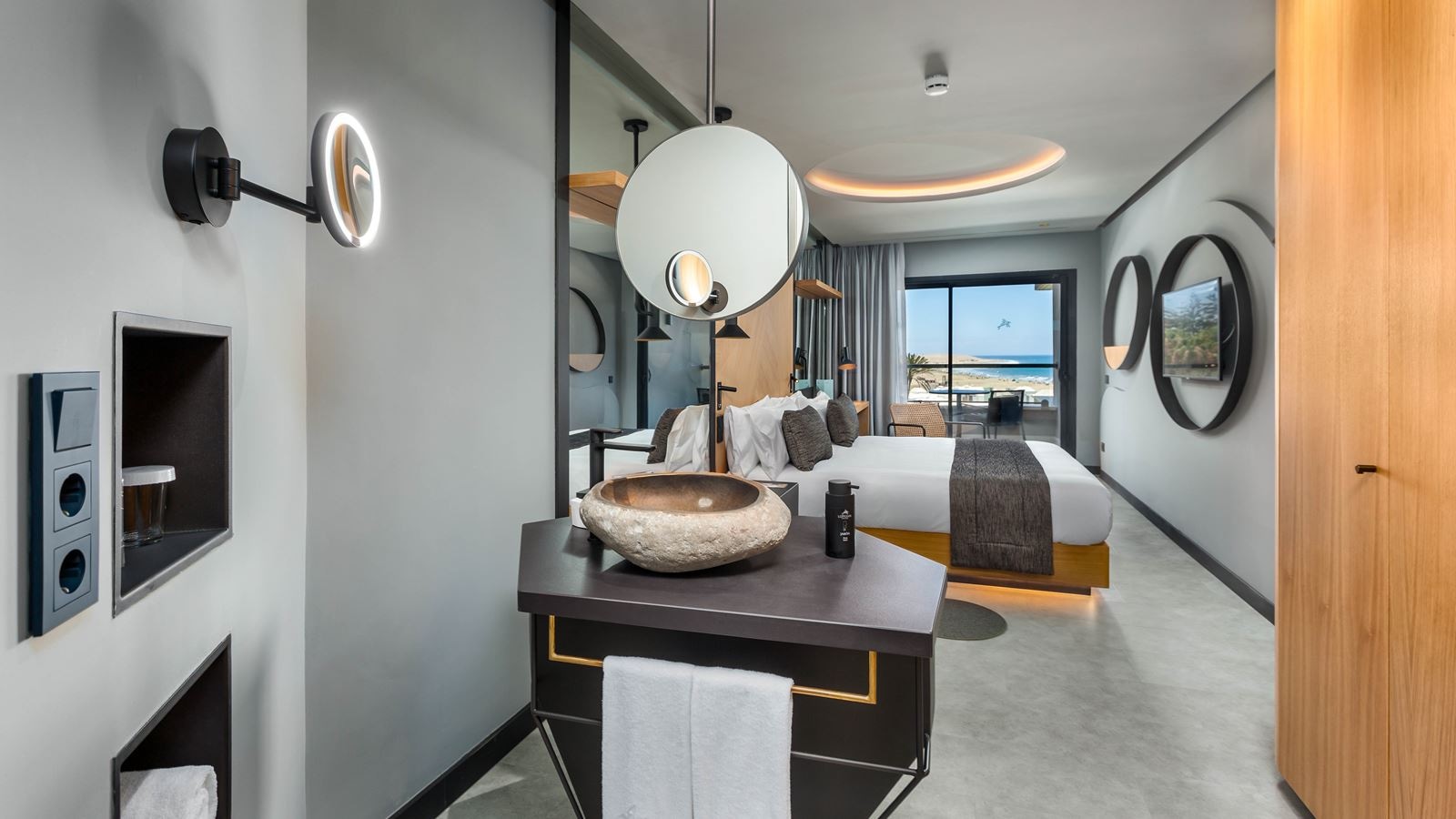 rooms-dsu-double-superior--side-sea-view