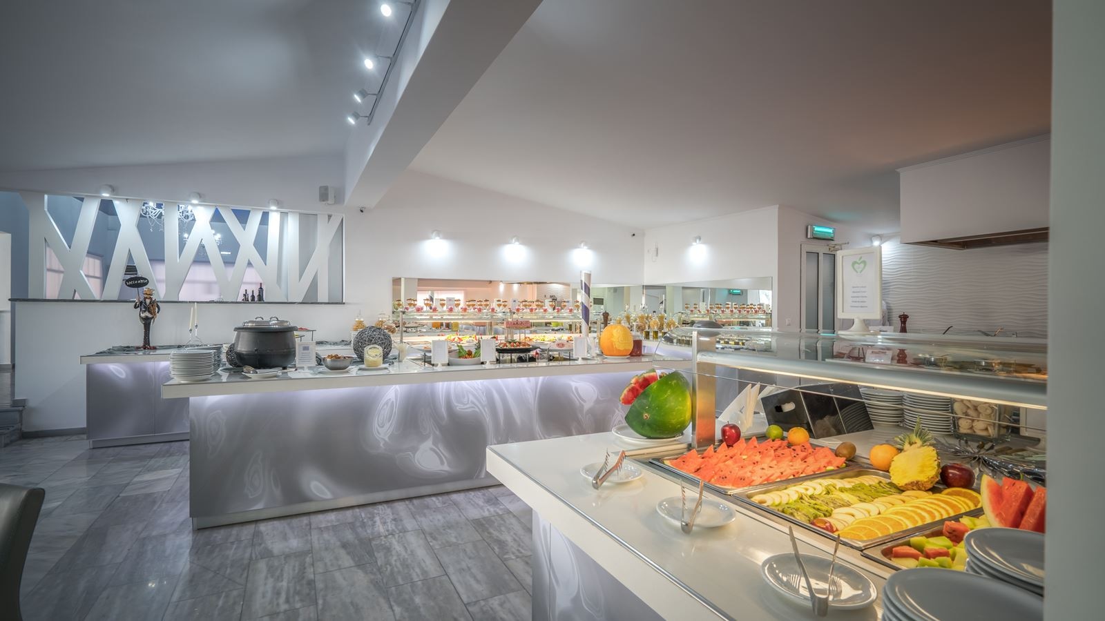 restaurants-restaurant