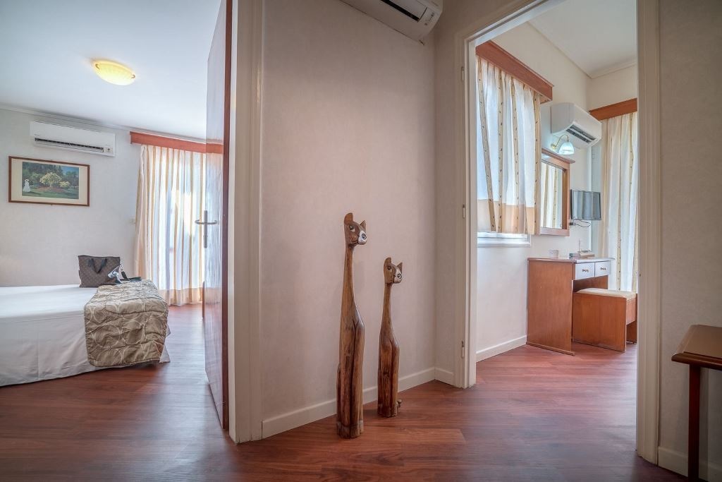 rooms-family-room-2-bedrooms