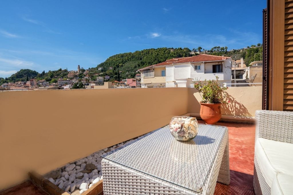 rooms-family-room-2-bedrooms