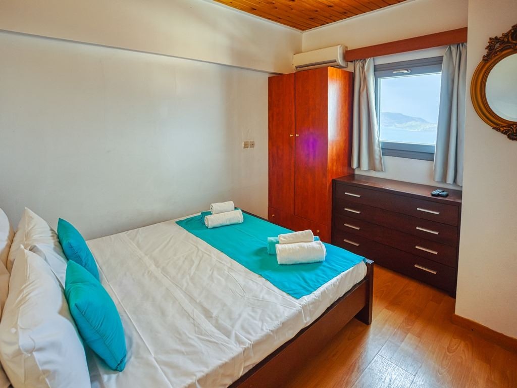 rooms-two-bedroom-family-apartment