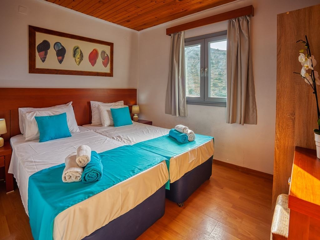 rooms-two-bedroom-family-apartment