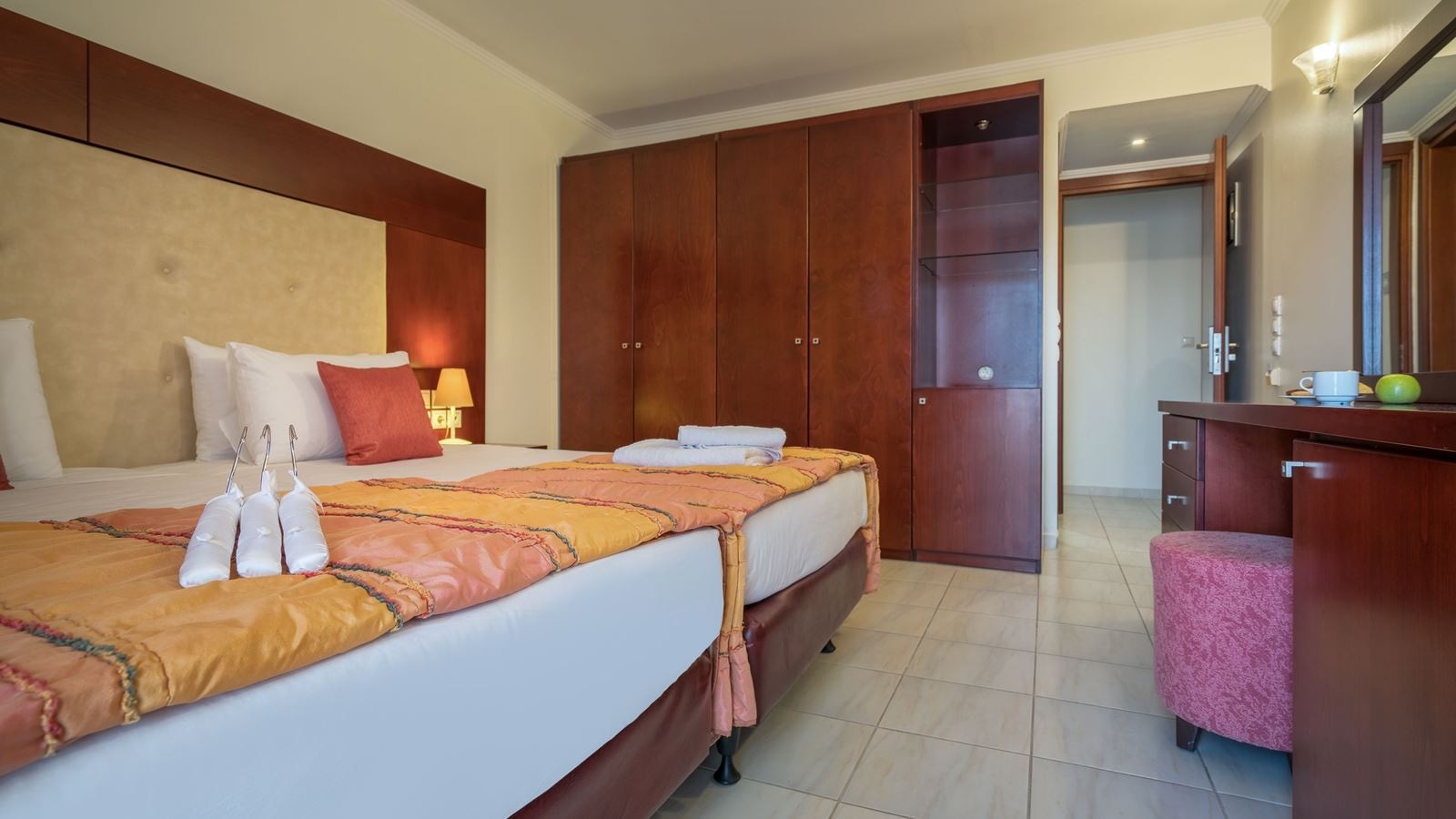 rooms-executive-room