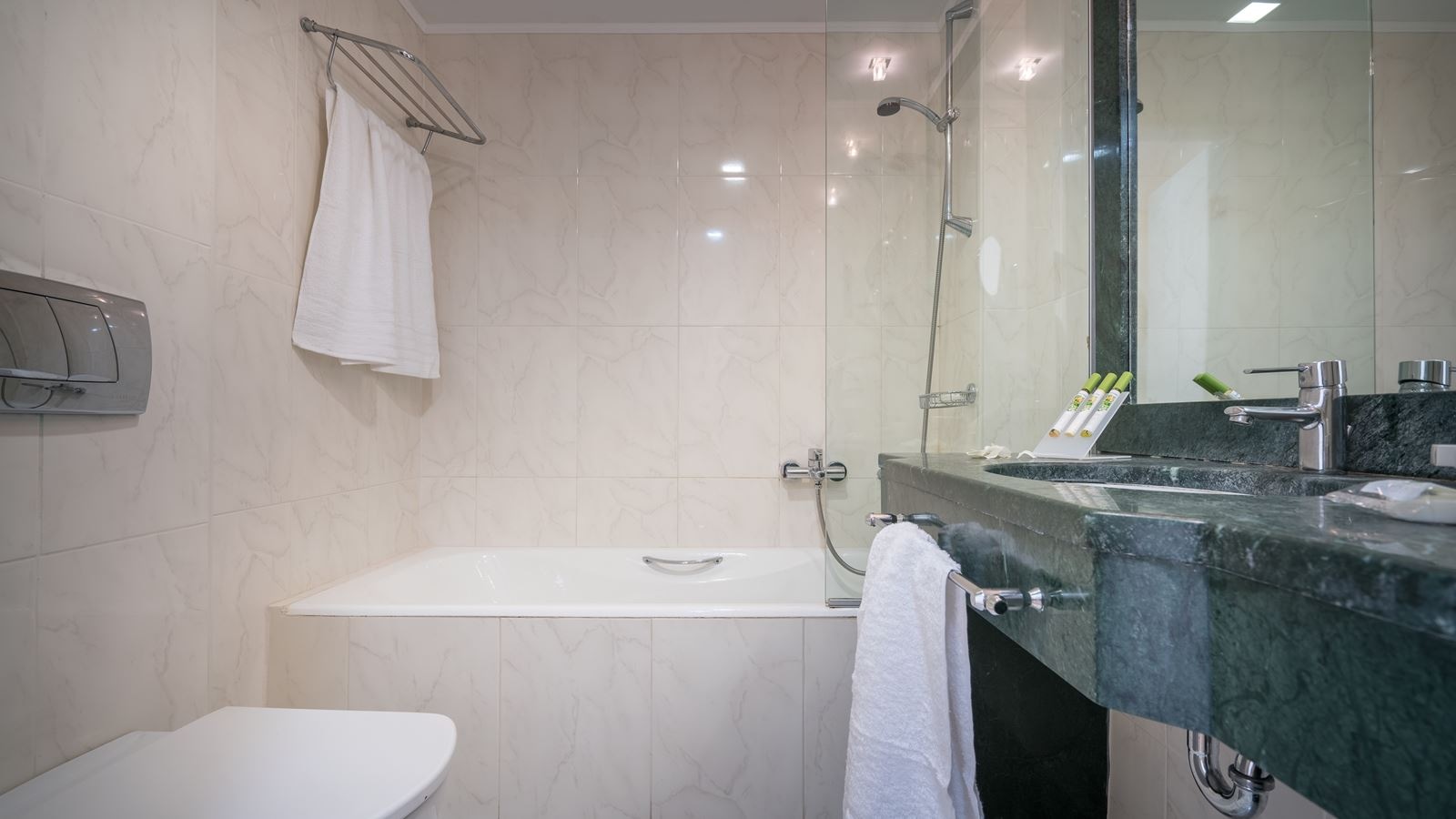 rooms-executive-room