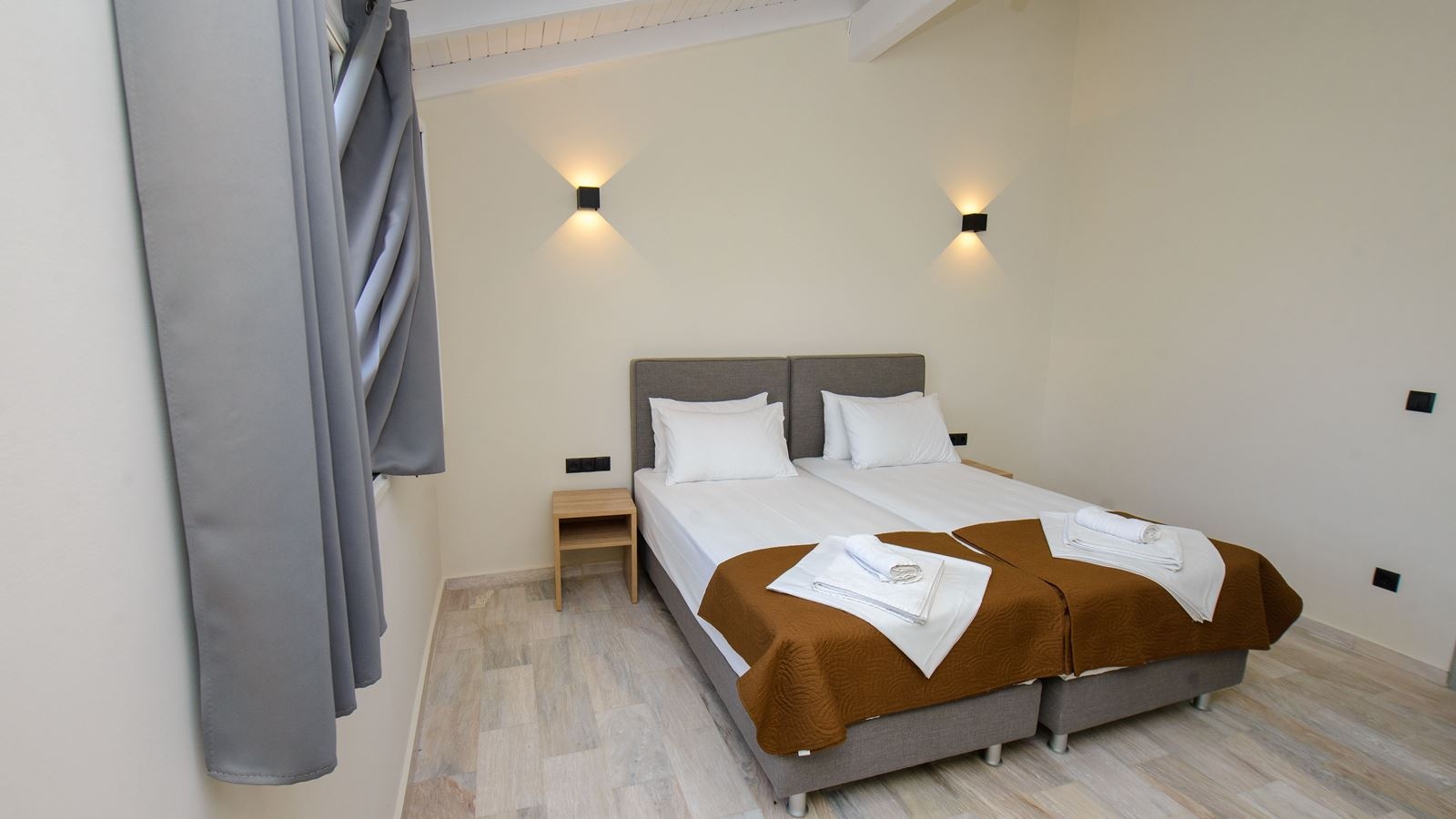 rooms-two-bedroom-apartment-5-pax