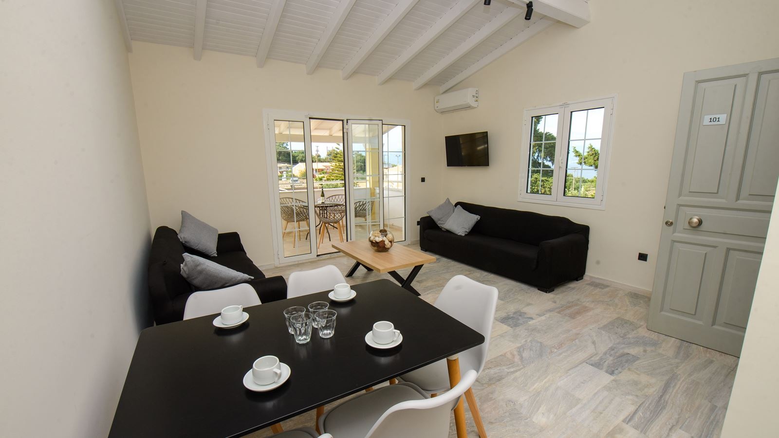 rooms-two-bedroom-apartment-5-pax