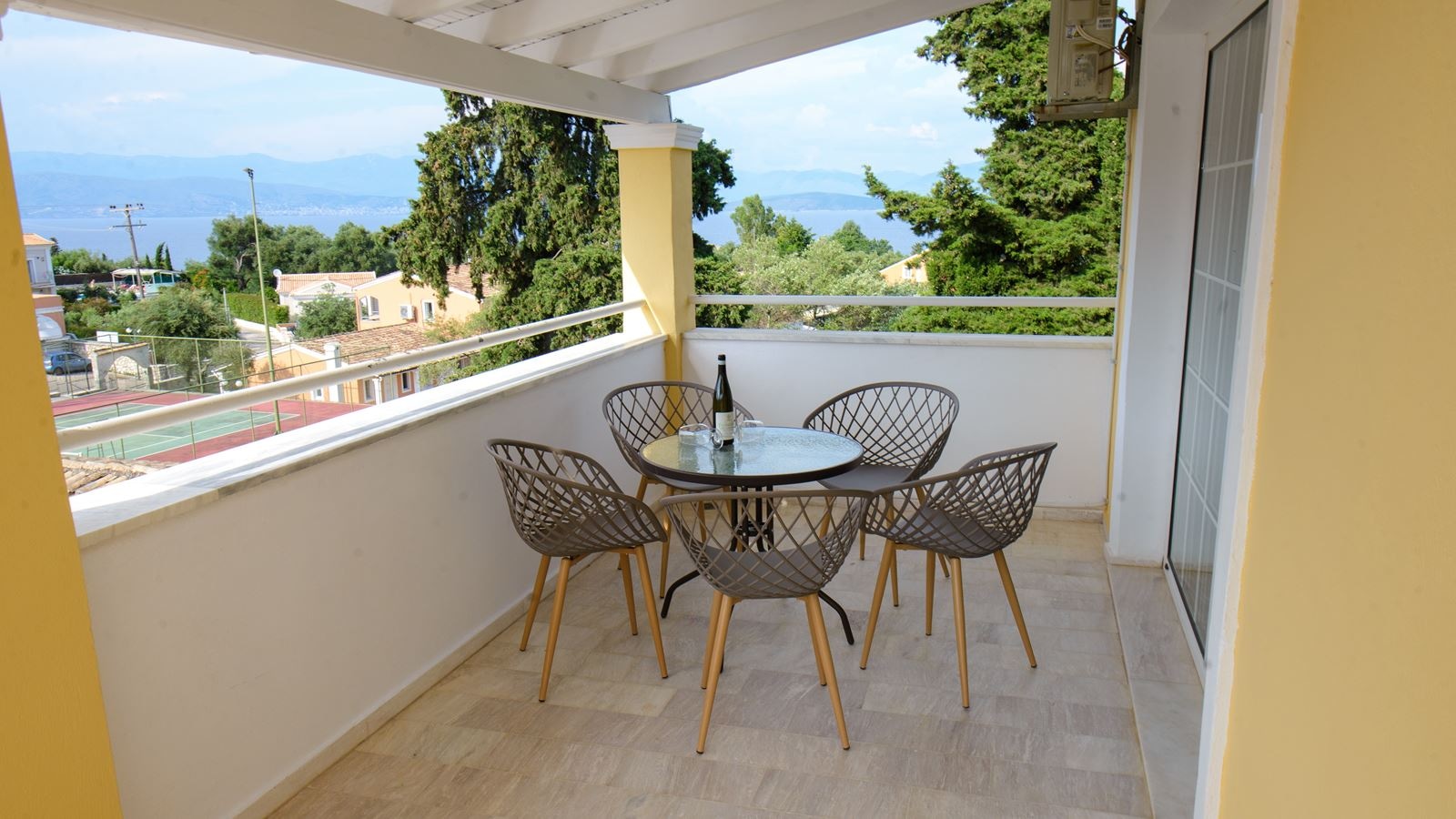 rooms-two-bedroom-apartment-5-pax