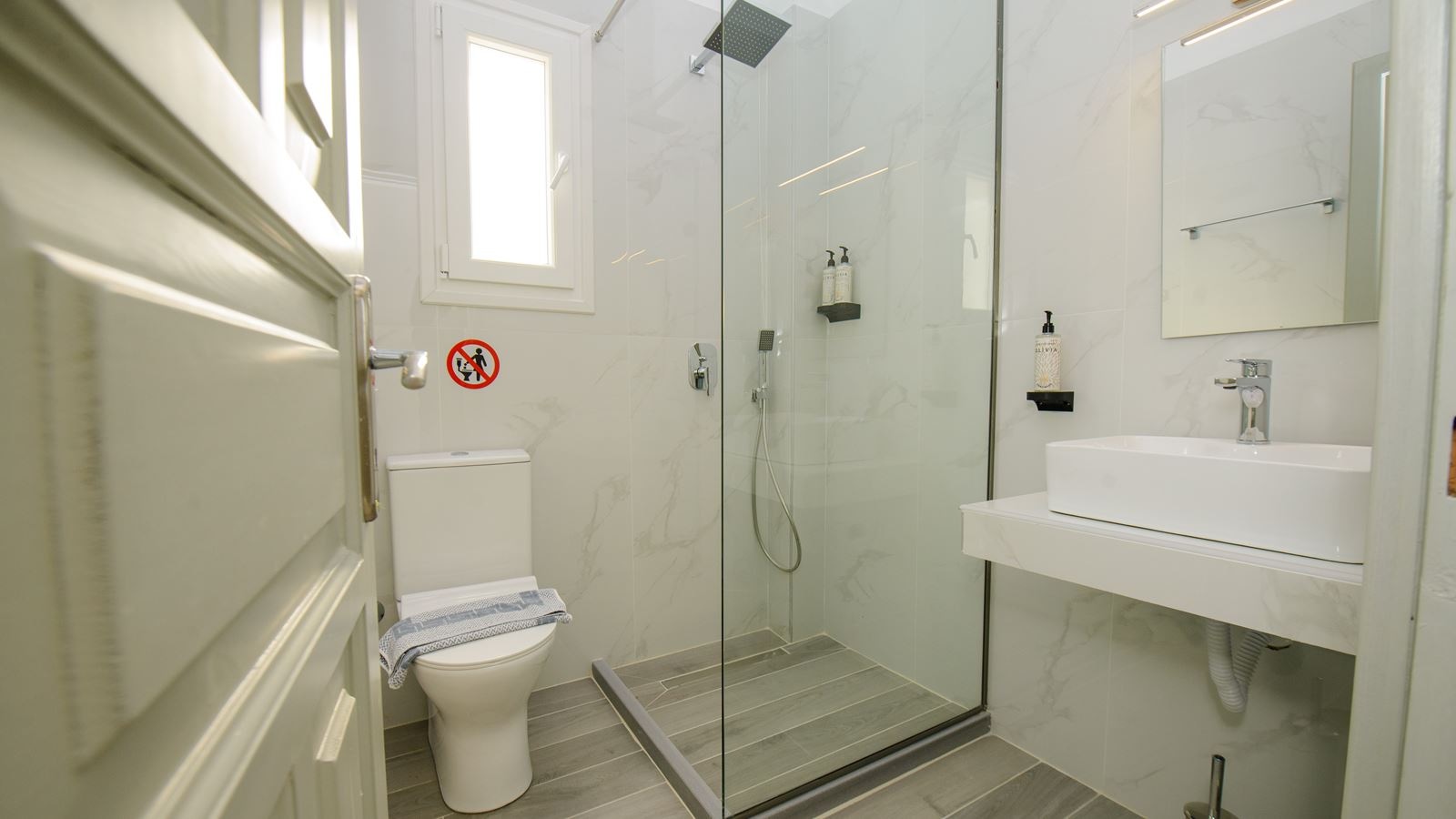 rooms-two-bedroom-apartment-5-pax