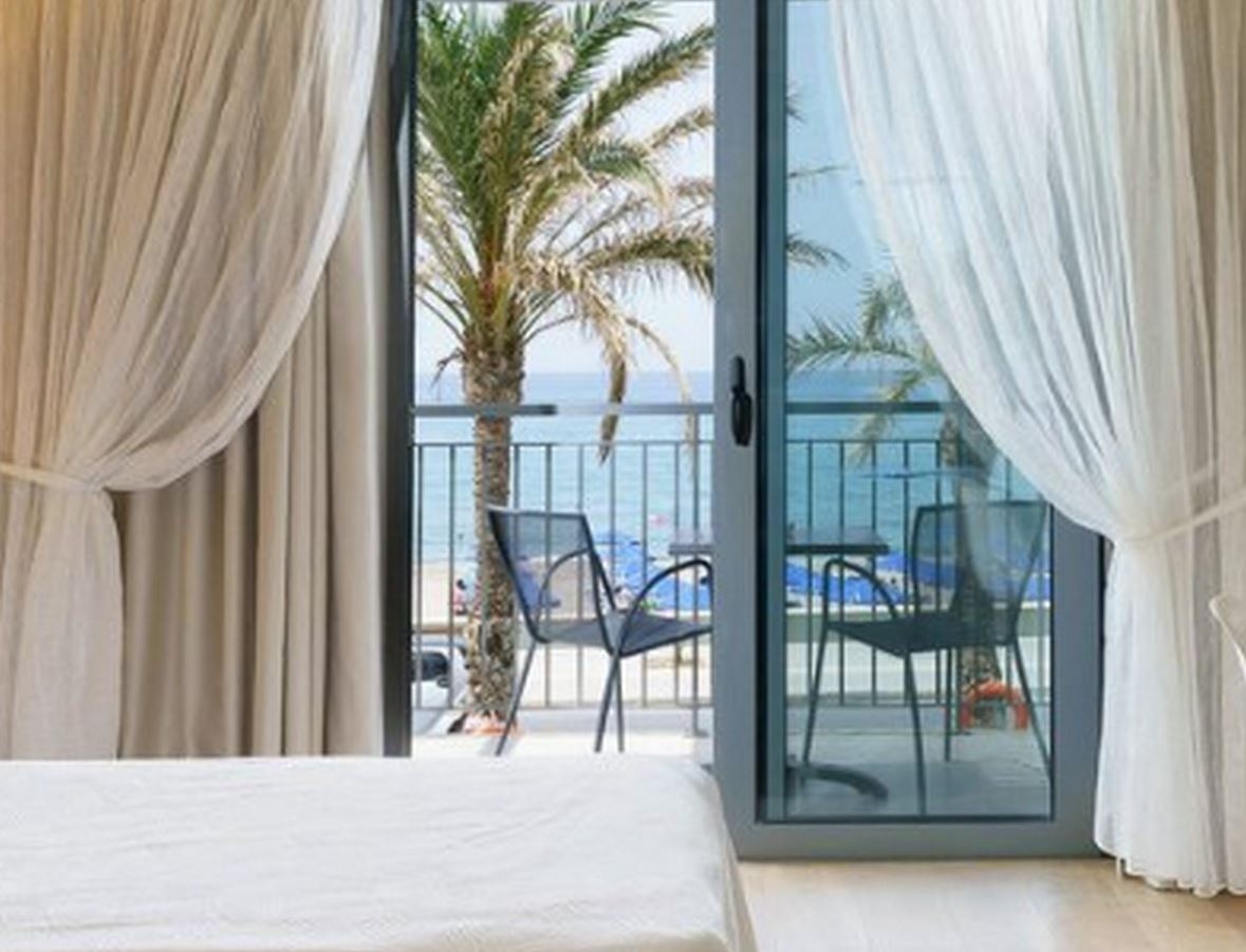 rooms-family-room-seaview