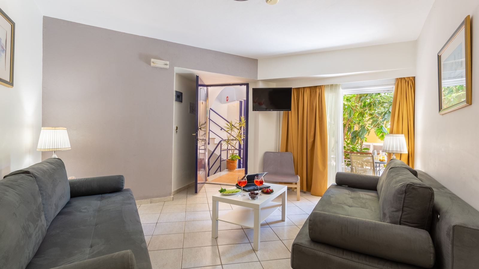 rooms-suite-junior-2-rooms