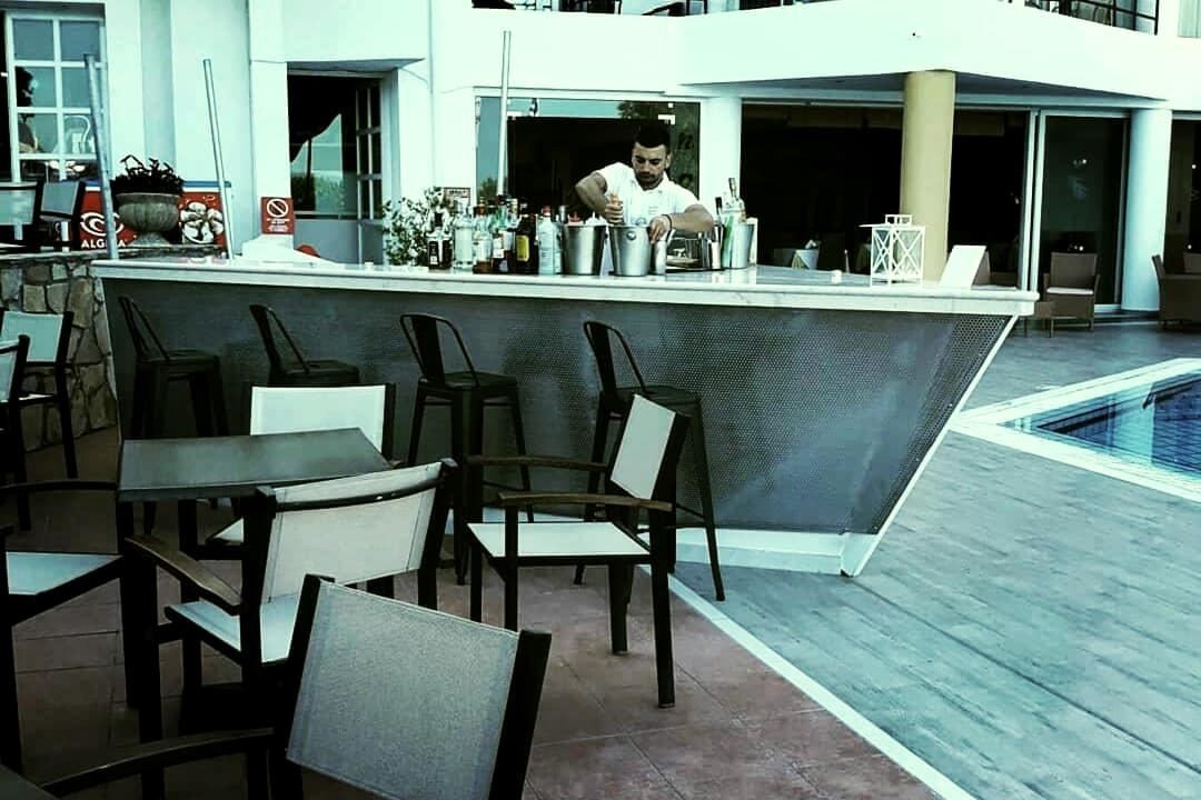 bars-faedra-pool-bar