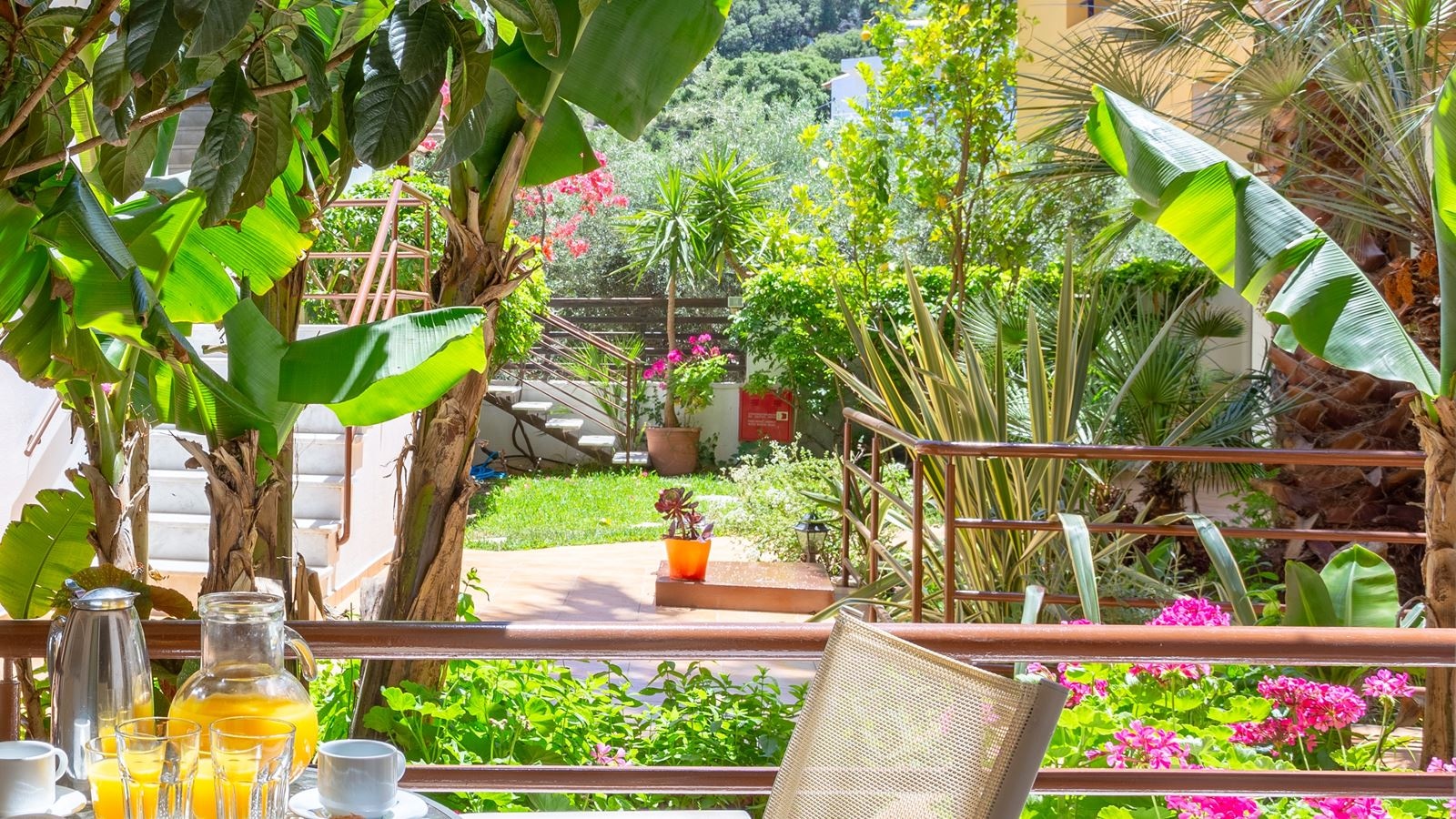 rooms-suite-junior-2-rooms