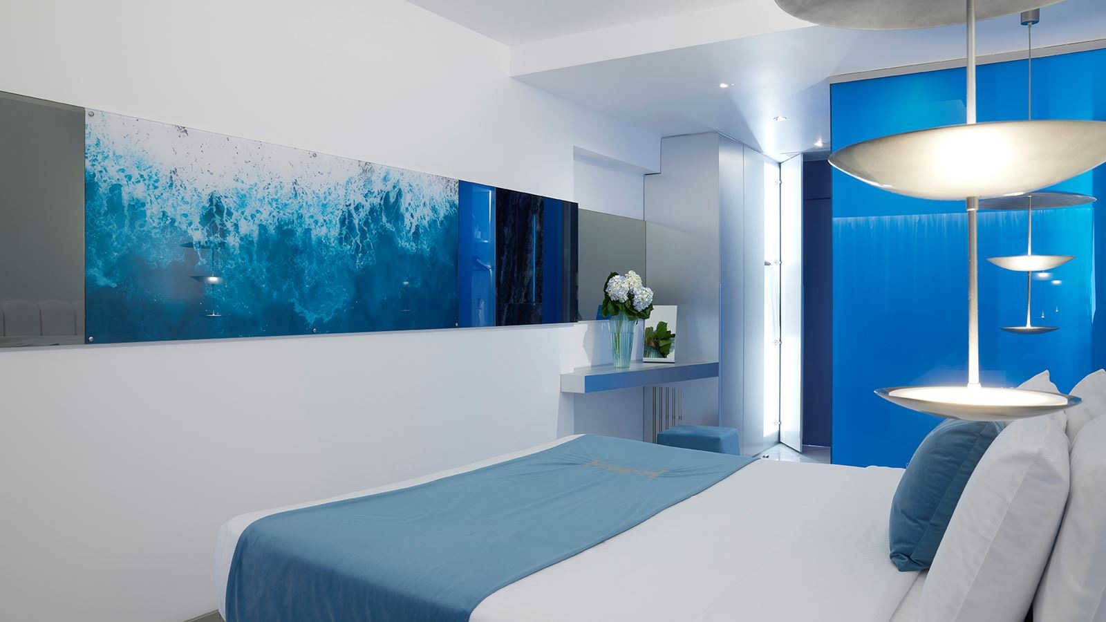 rooms-silver-double-land-view