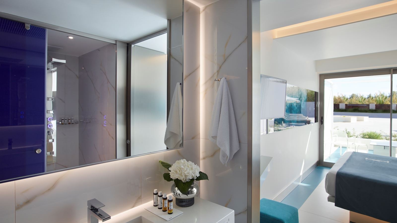 rooms-silver-family-2-bedroom-land-view