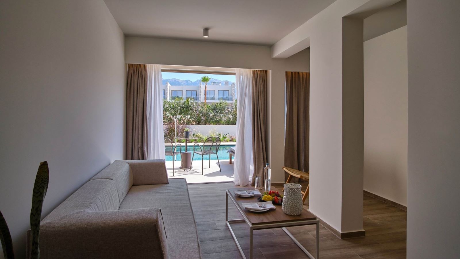 rooms-junior-suite-private-pool