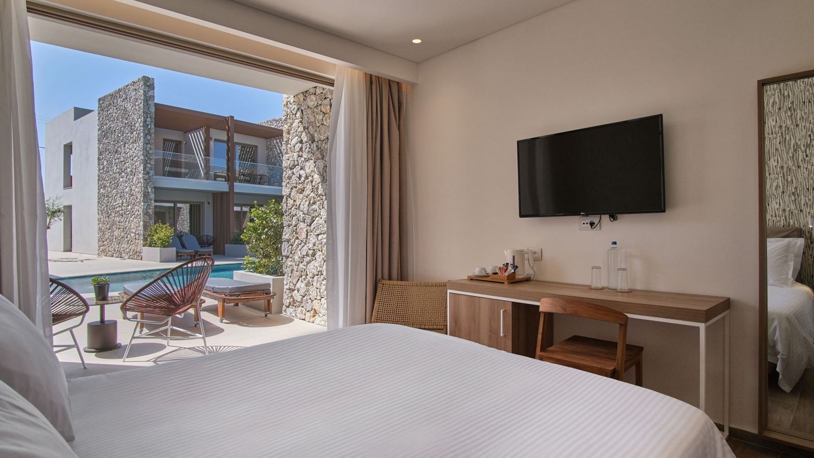 rooms-double-swimup-room-adults-only