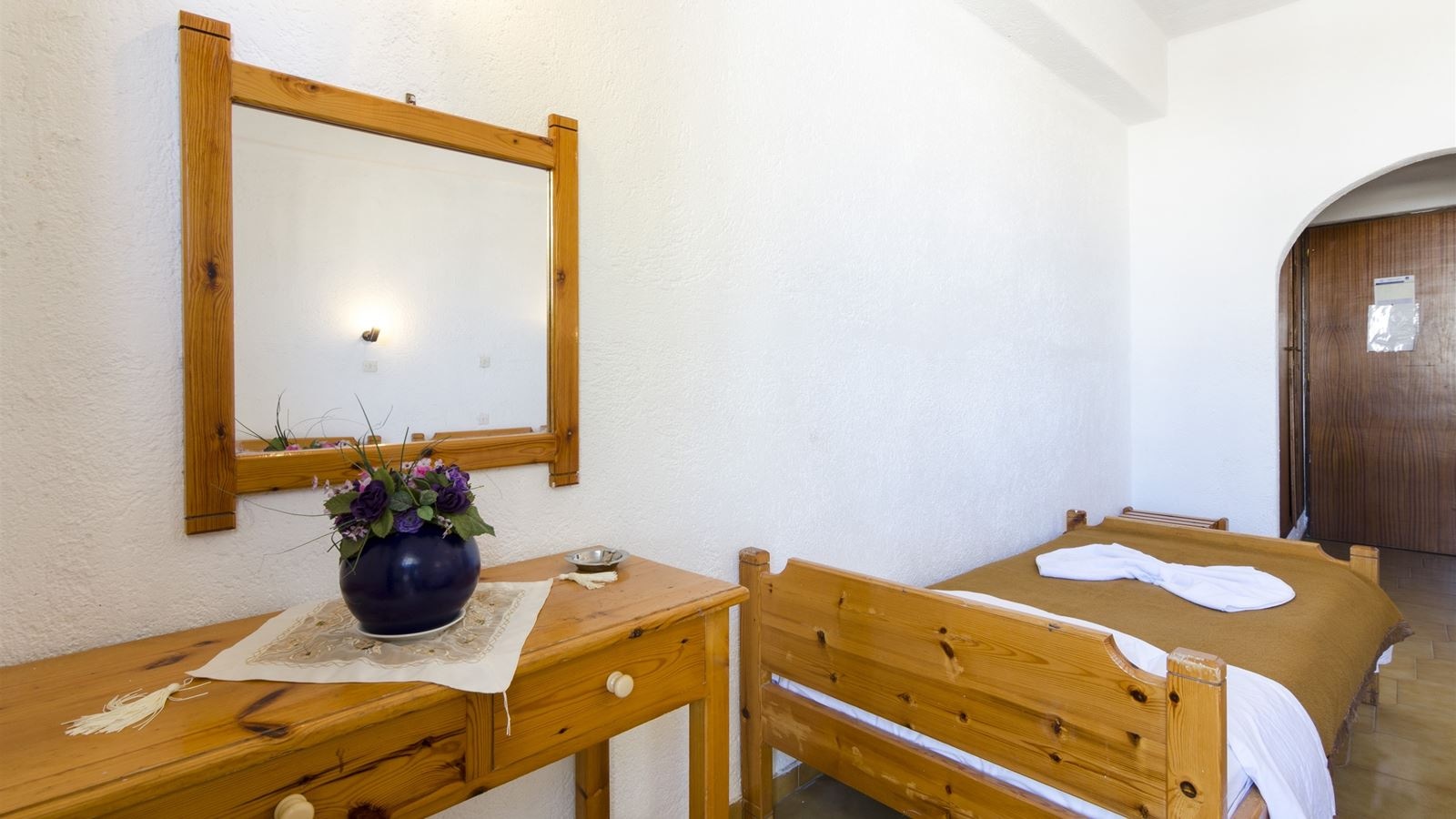 rooms-studio-balcony-or-terrace