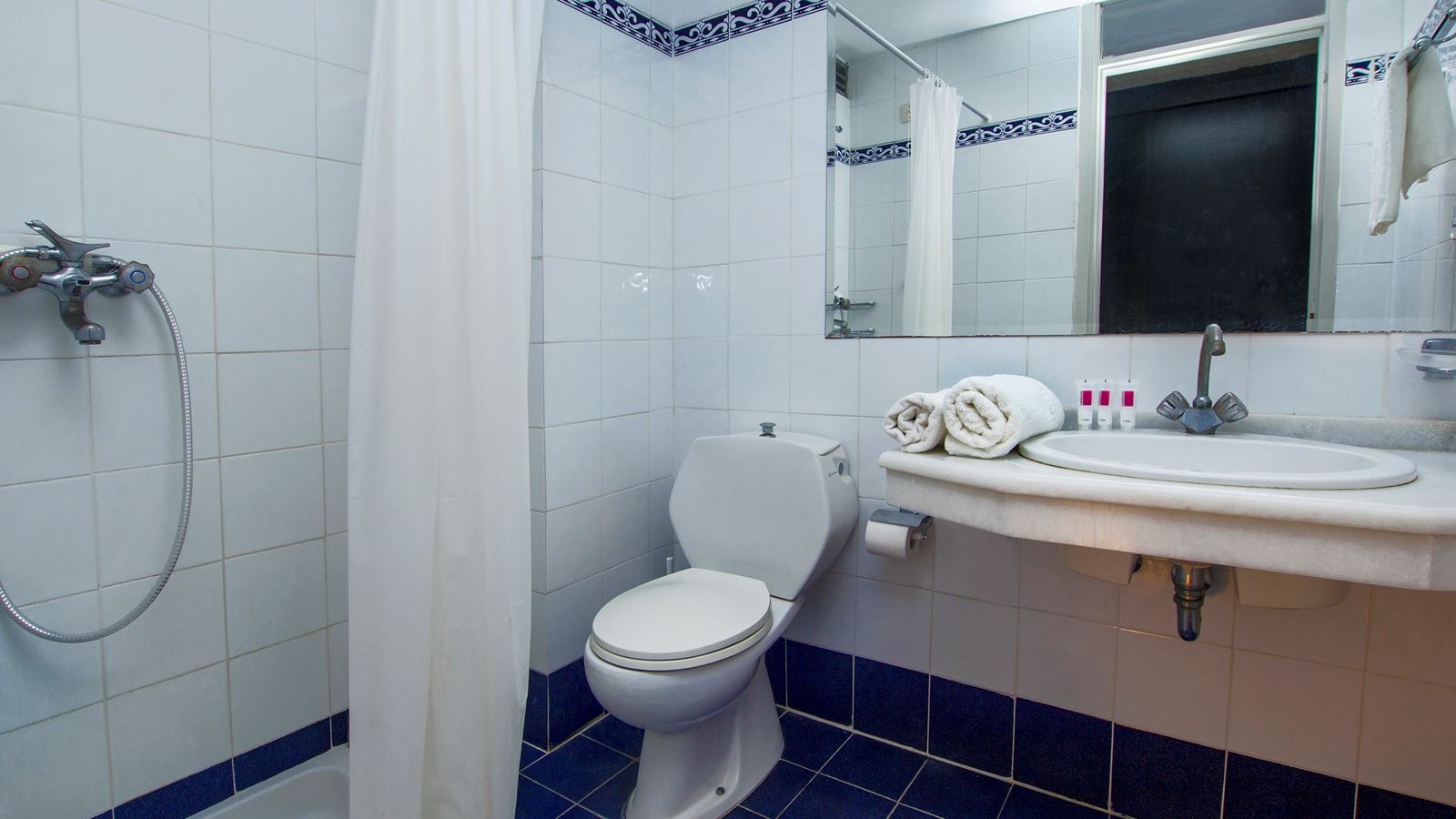 rooms-room-standard-double-sea-view-balcony