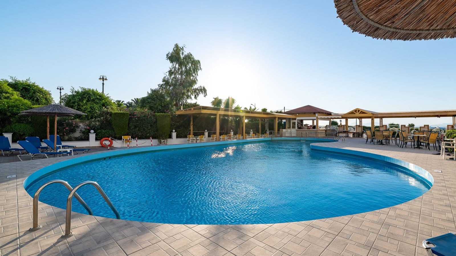 pools-outdoor--indoor-pool