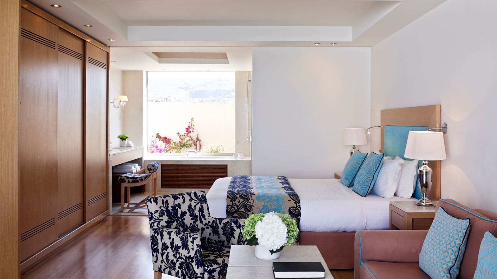 rooms-suite-resort-view-with-beach-cabana