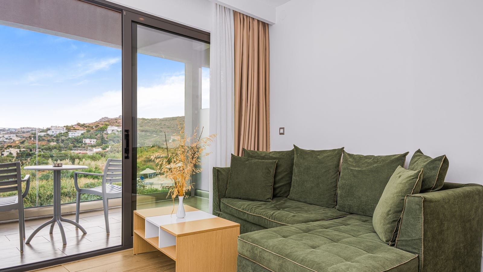 rooms-double-superior-room-garden-view