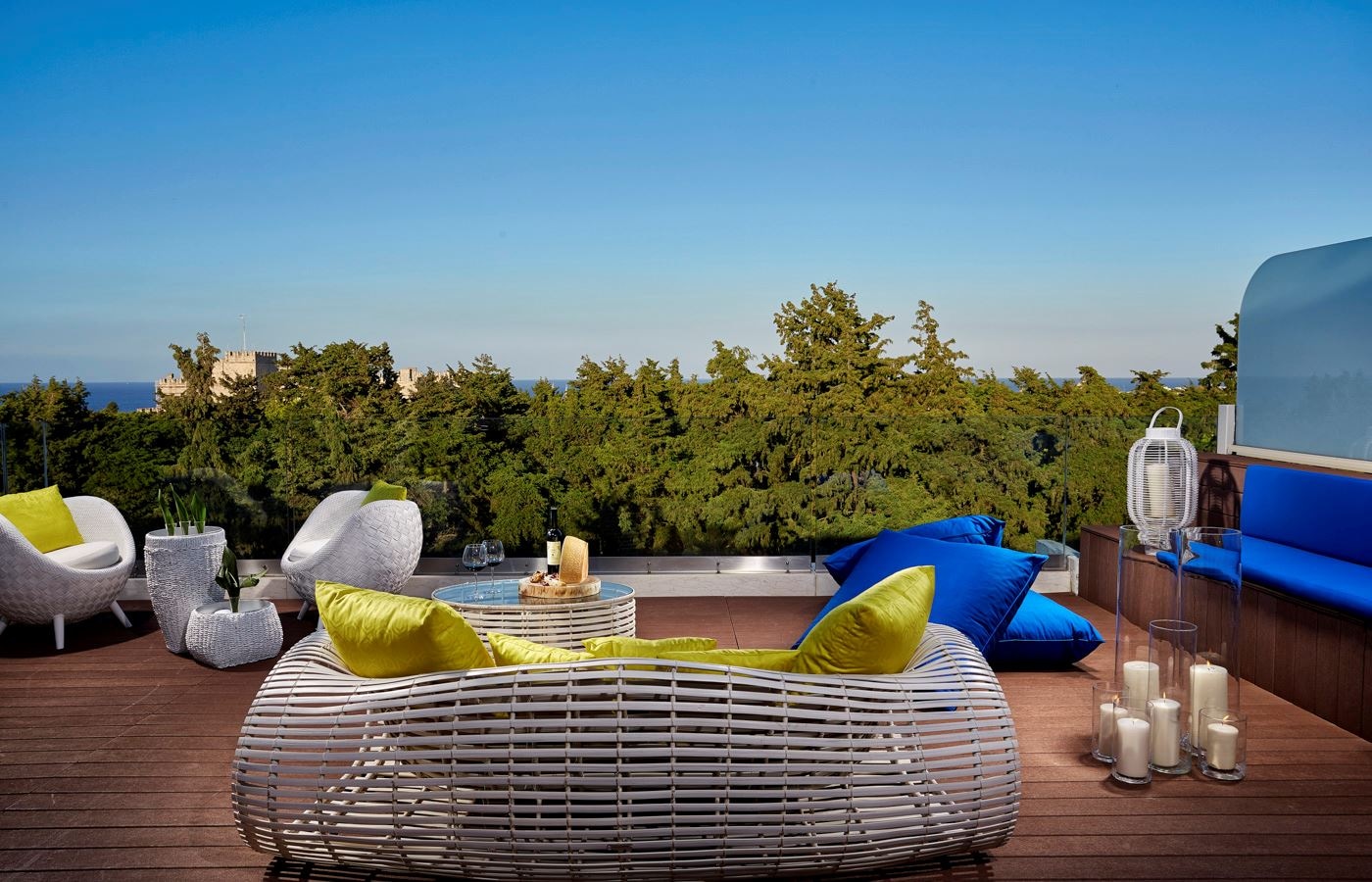 bars-galaxy-roof-lounge-bar