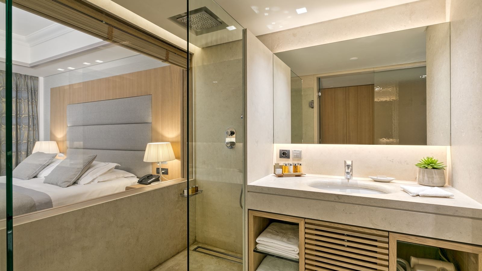 rooms-deluxe-double-room