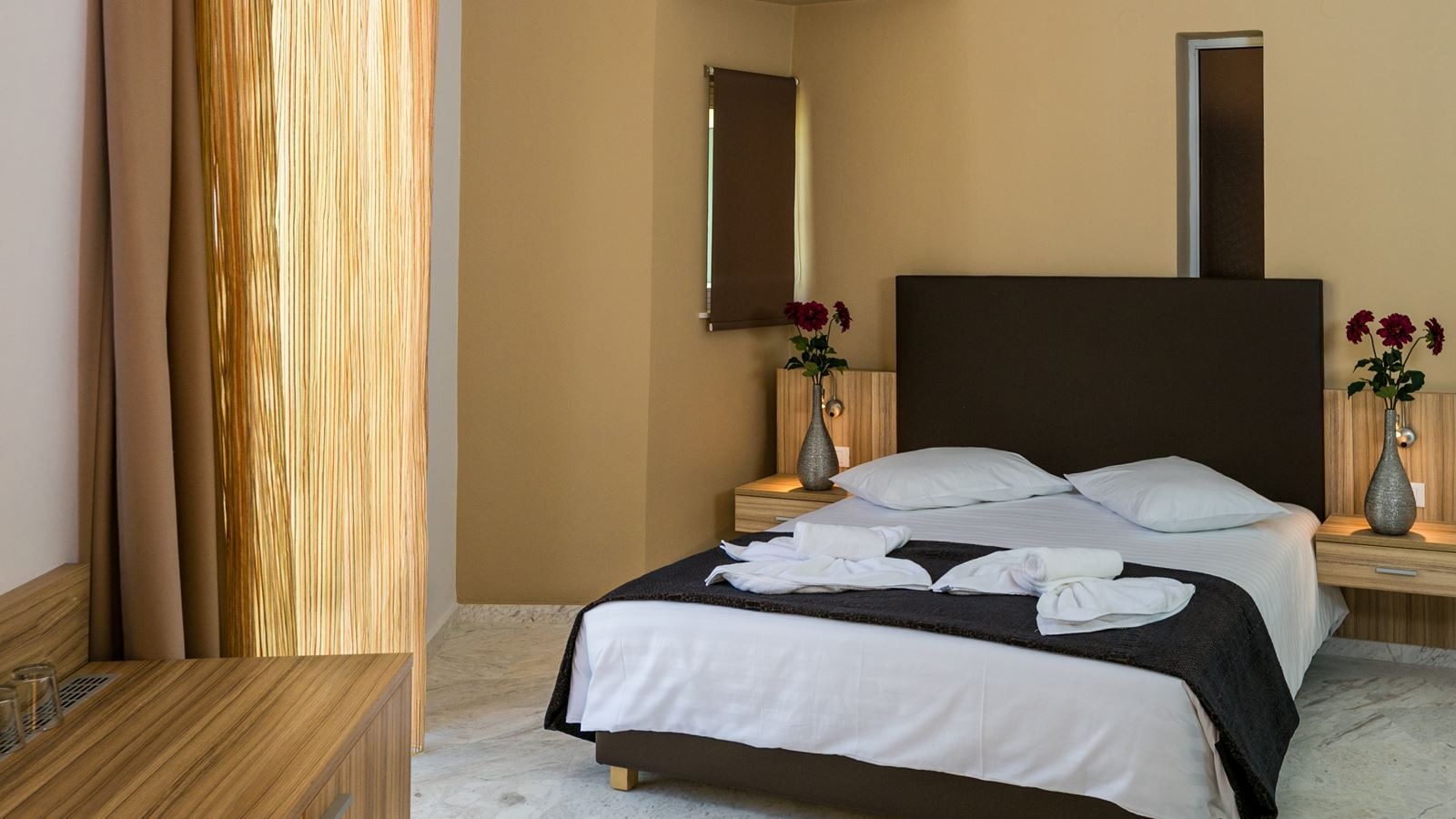 rooms-room-double-garden-or-poolview-balcony