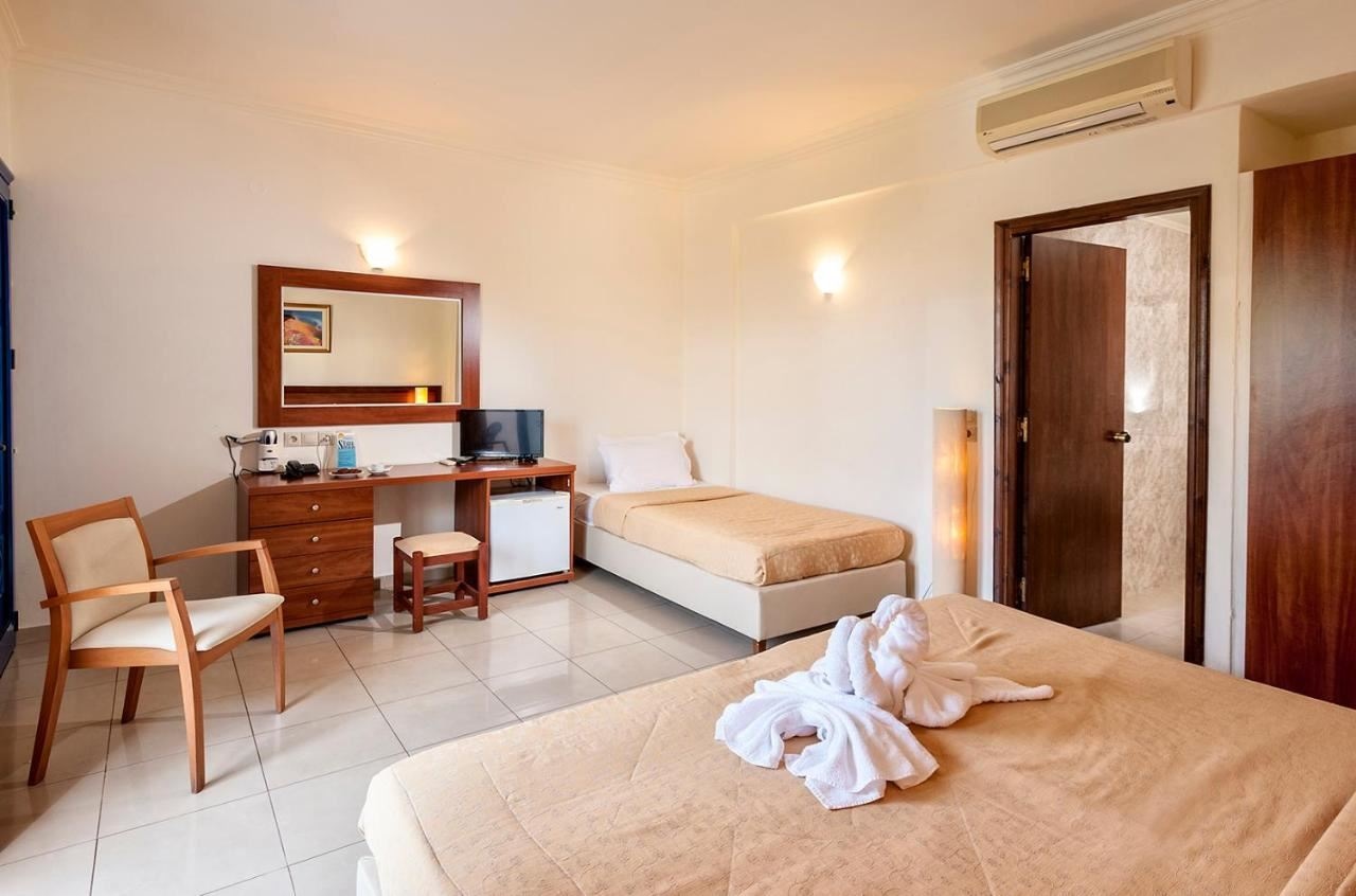 rooms-room-superior-balcony-or-terrace