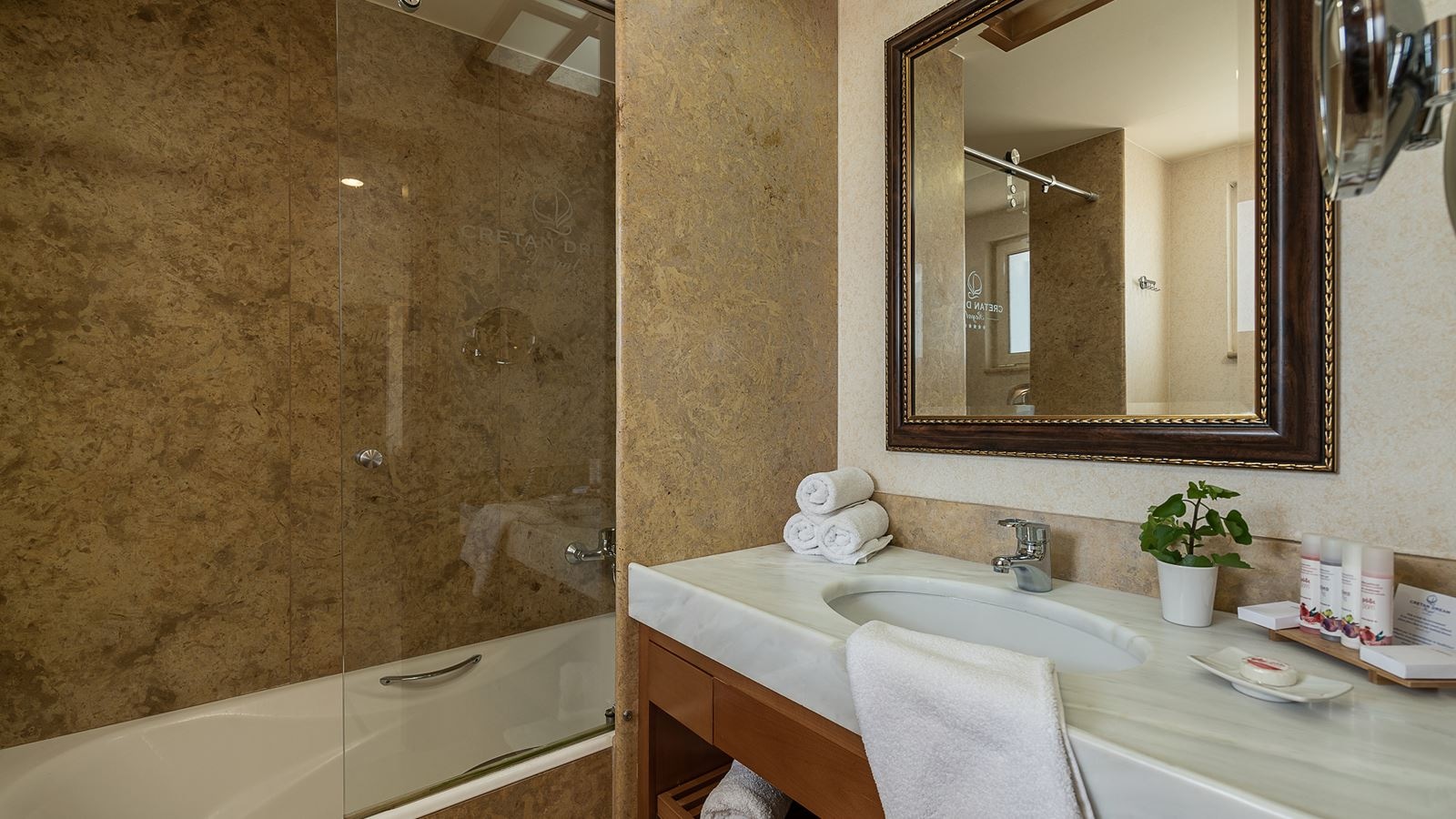 rooms-sea-view-suite