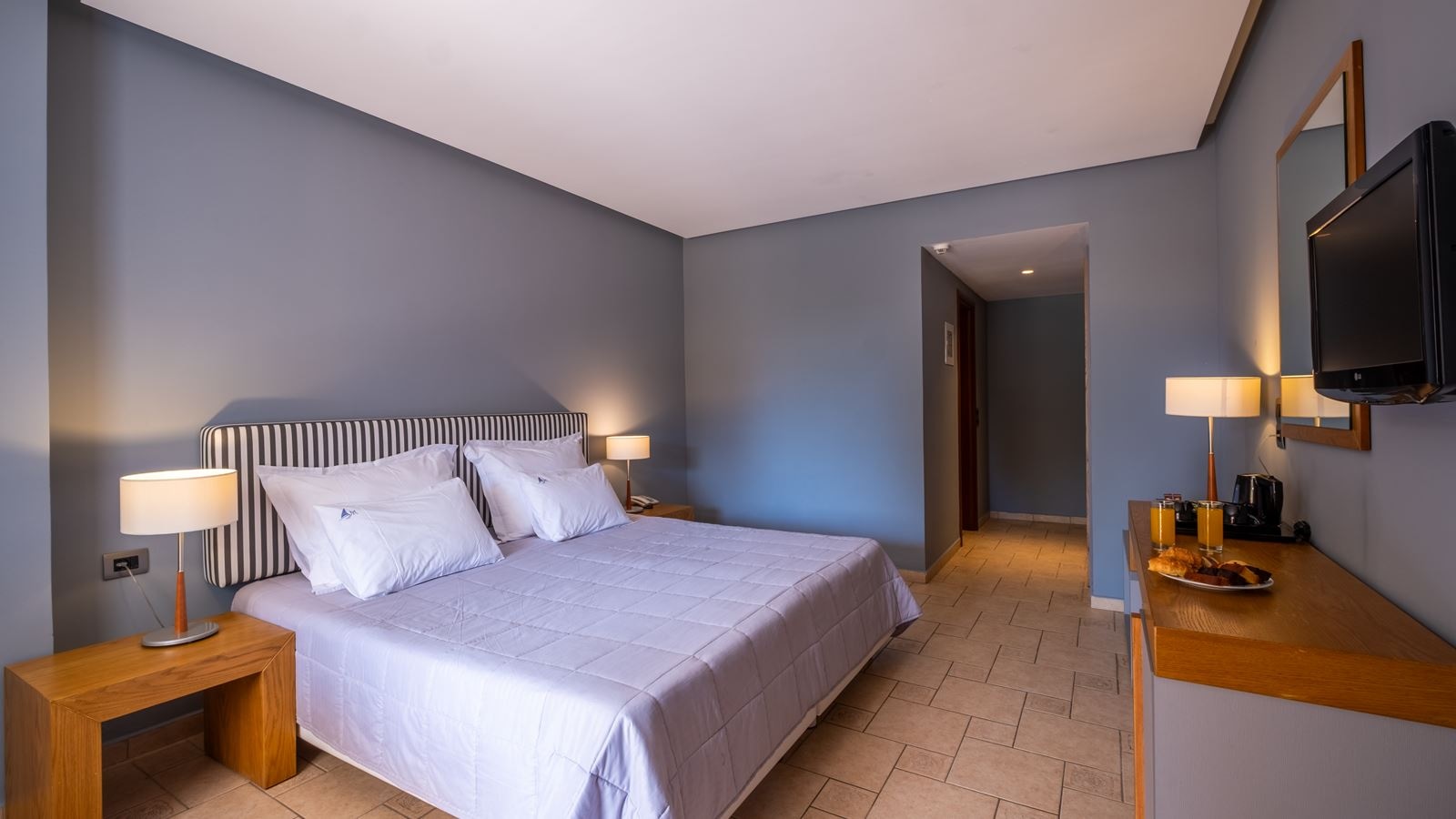 rooms-superior-room-main-building