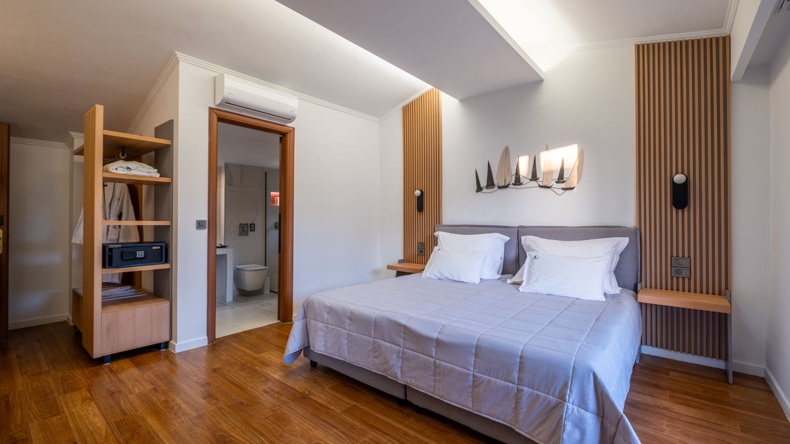 rooms-superior-family-room