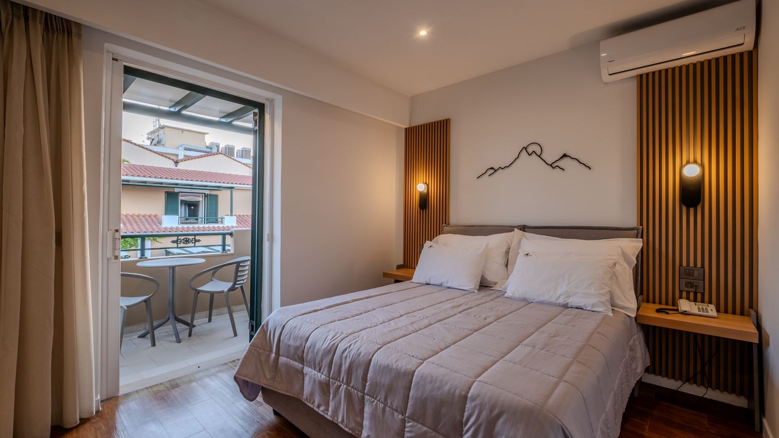 rooms-superior-family-room