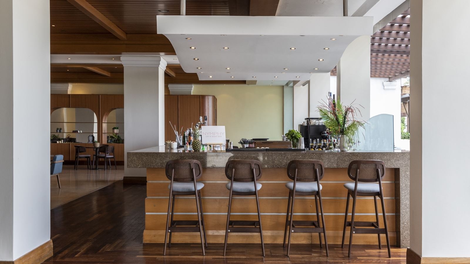 bars-nymphy-main-bar