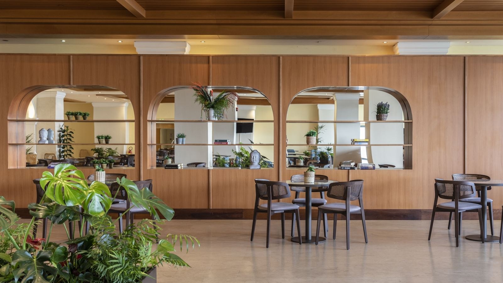 bars-nymphy-main-bar