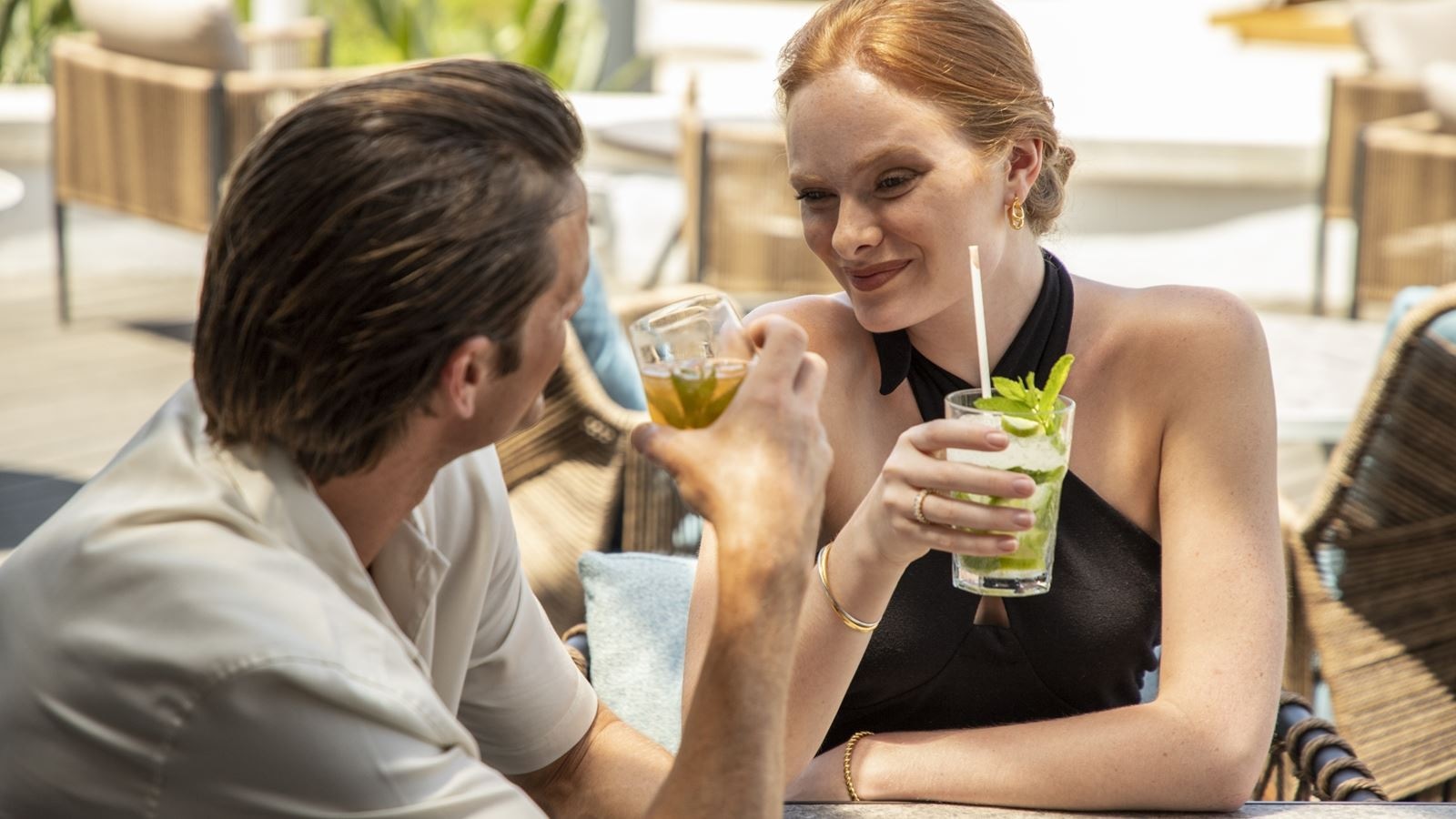 bars-pavillion-pool-bar