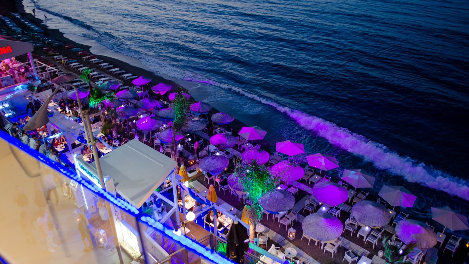 bars-kahlua-beach-bar