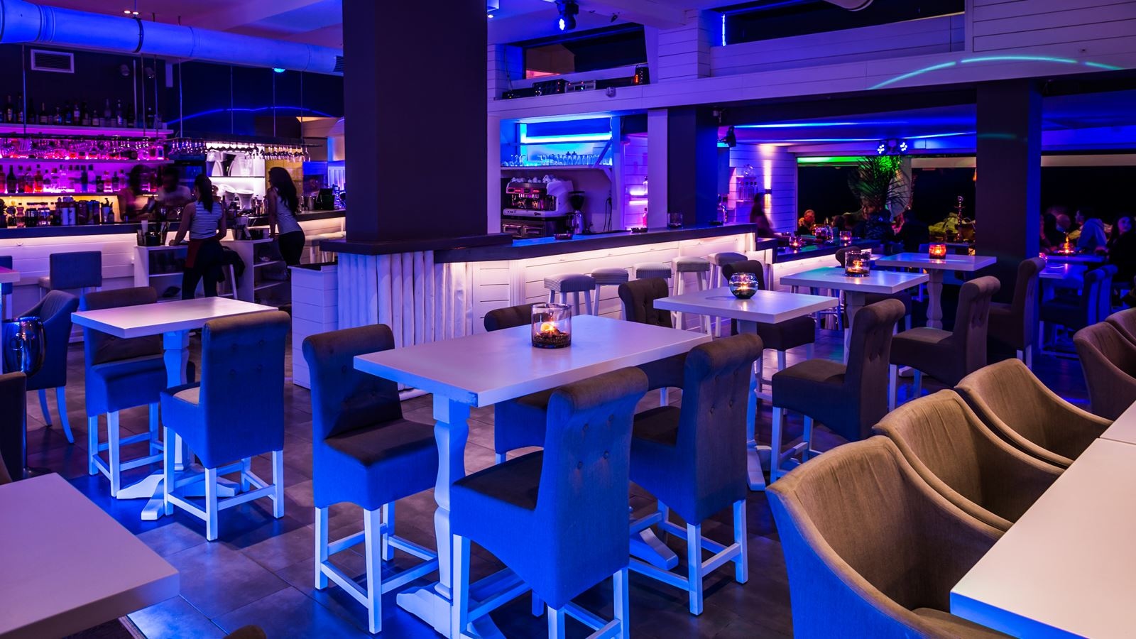 bars-kahlua-beach-bar