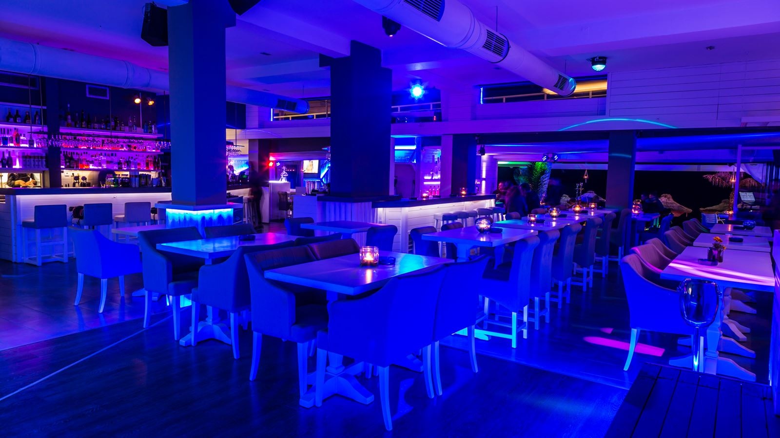 bars-kahlua-beach-bar