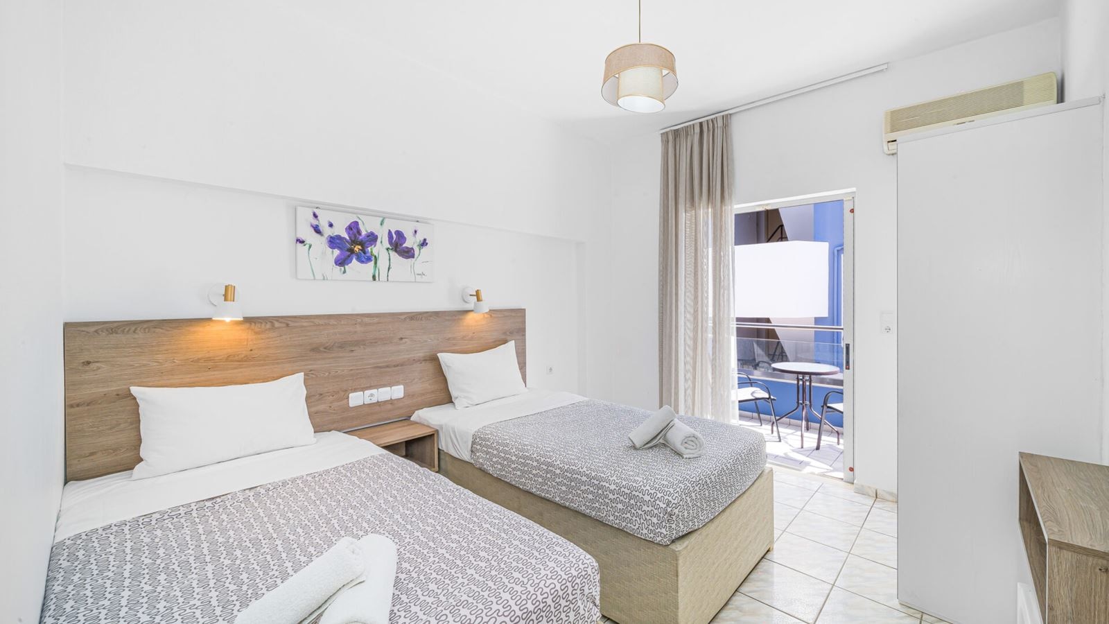 rooms-superior-apartment-triple-1 bedroom-balcony-or-terrace