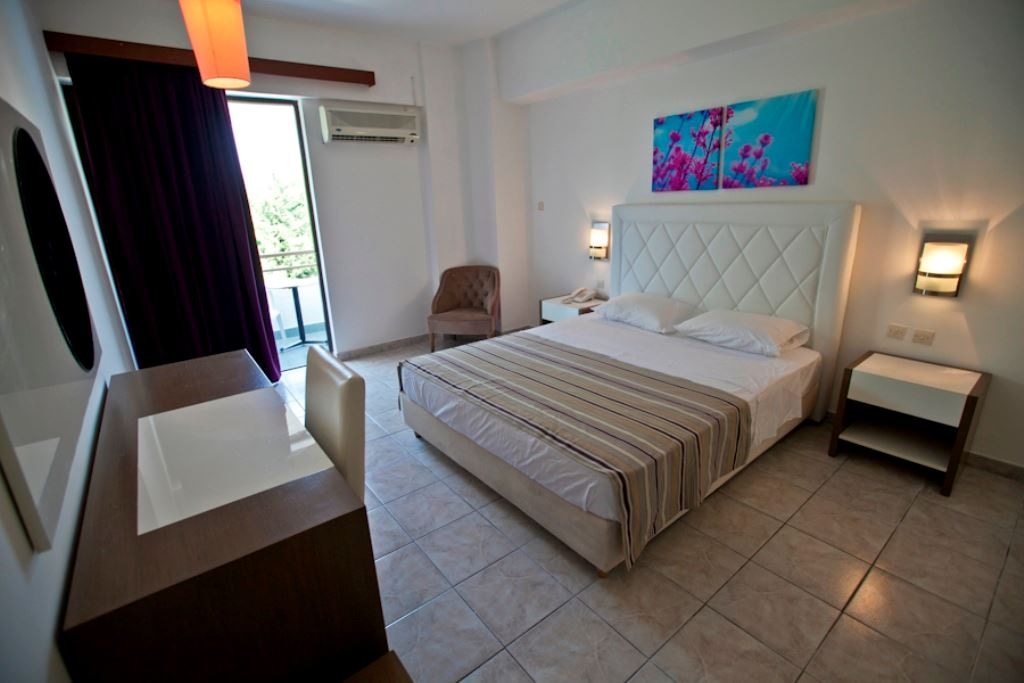 rooms-room-standard-singleuse-balcony-or-terrace