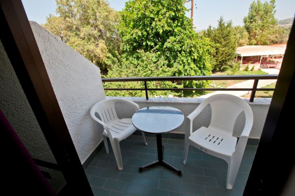 rooms-room-deluxe-double-balcony-or-terrace