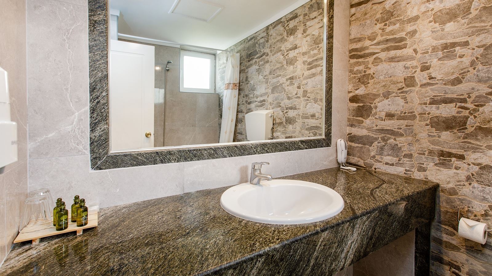 rooms-2-bedrooms-family-bungalow-garden-view-ground-floor-balcony