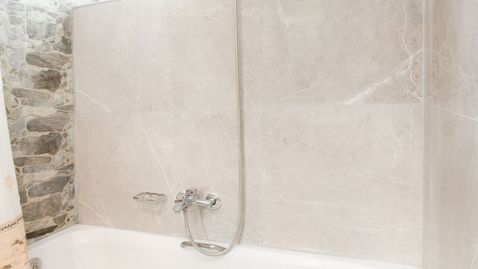 rooms-2-bedrooms-family-bungalow-garden-view-ground-floor-balcony