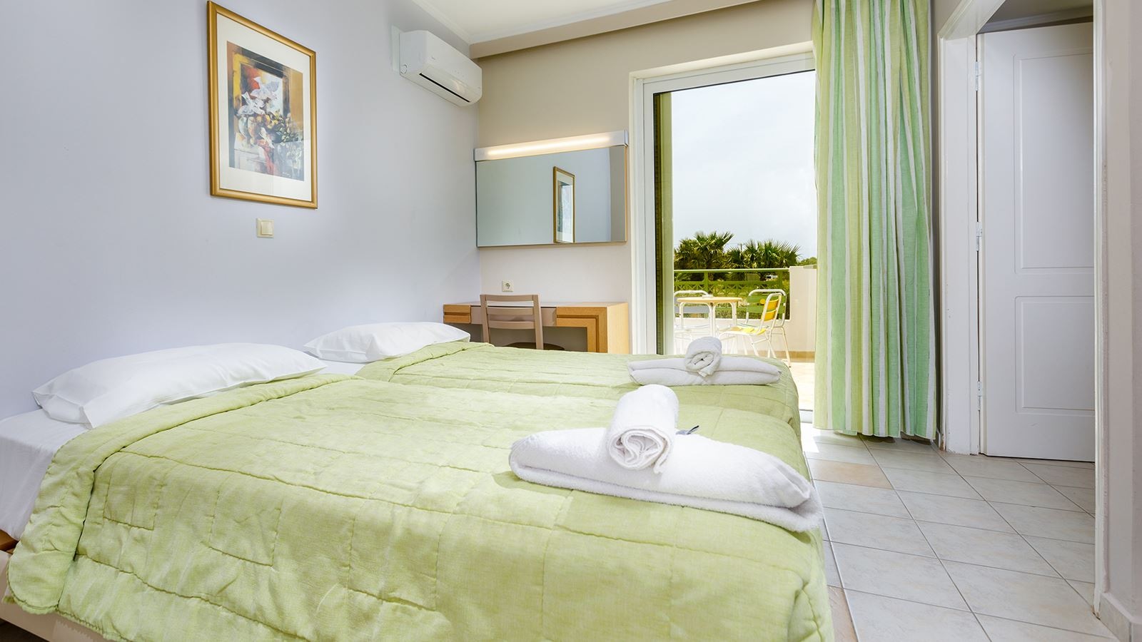 rooms-2-bedrooms-family-bungalow-garden-view-ground-floor-balcony